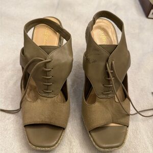 Elegant Olive Lace-Up Platform Heels. Size 9.5B